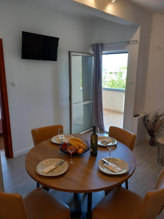 Apartmani Krpeta Pakostane Exterior photo